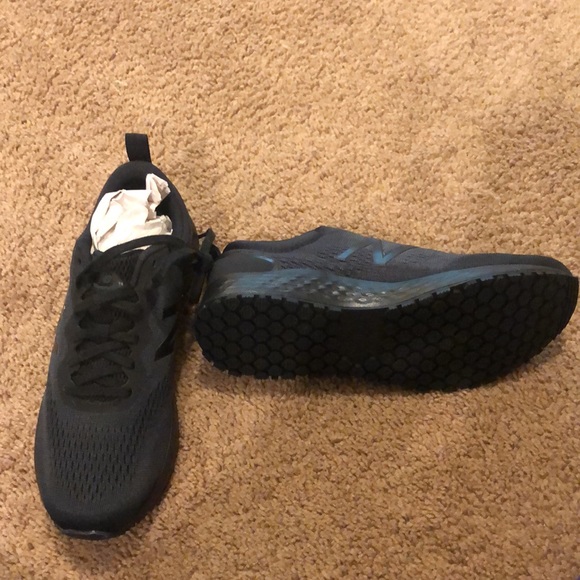 New in box New Balance, Shoes for Crews, size 9 - Picture 3 of 7